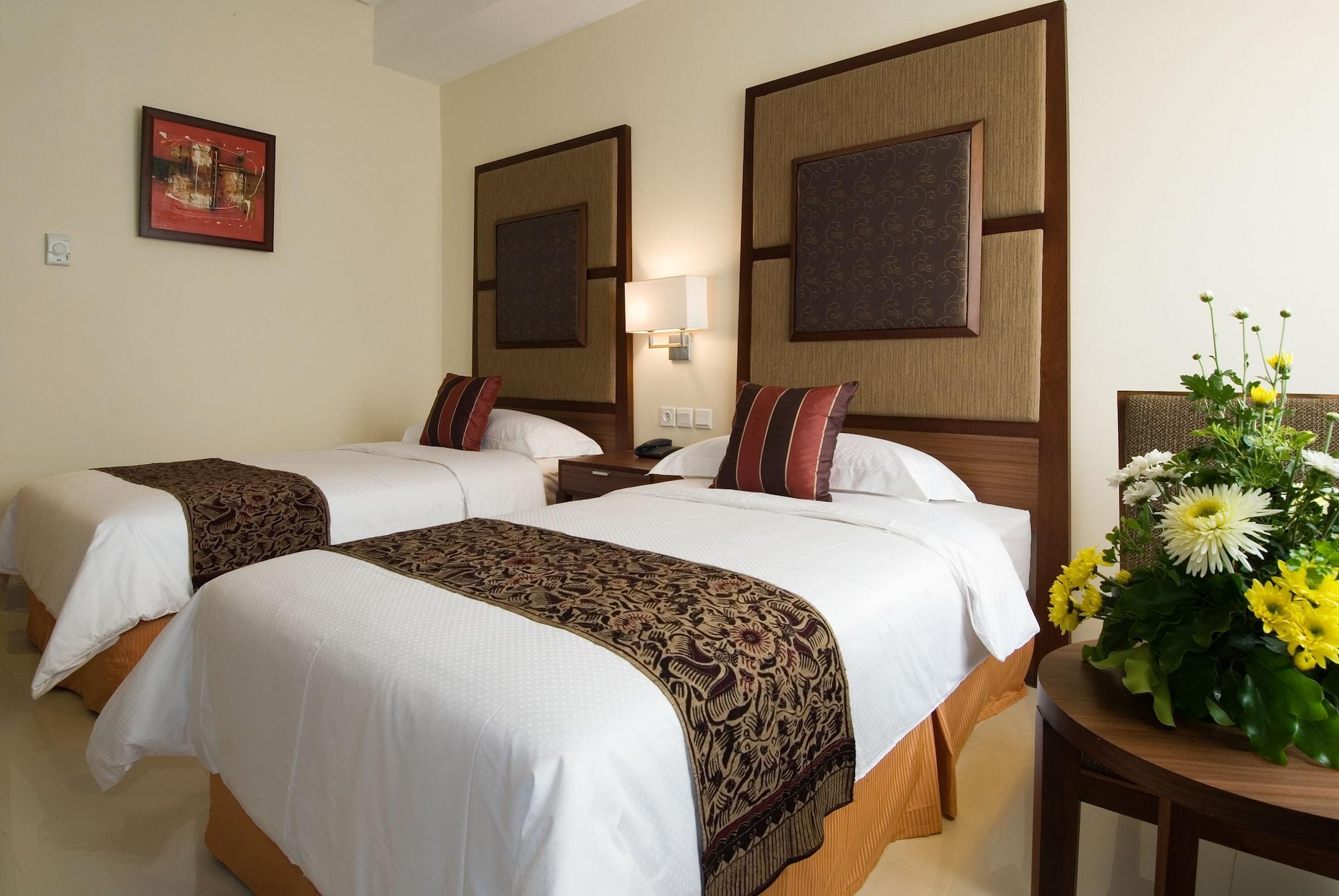 Aston Manado Hotel Buitenkant foto