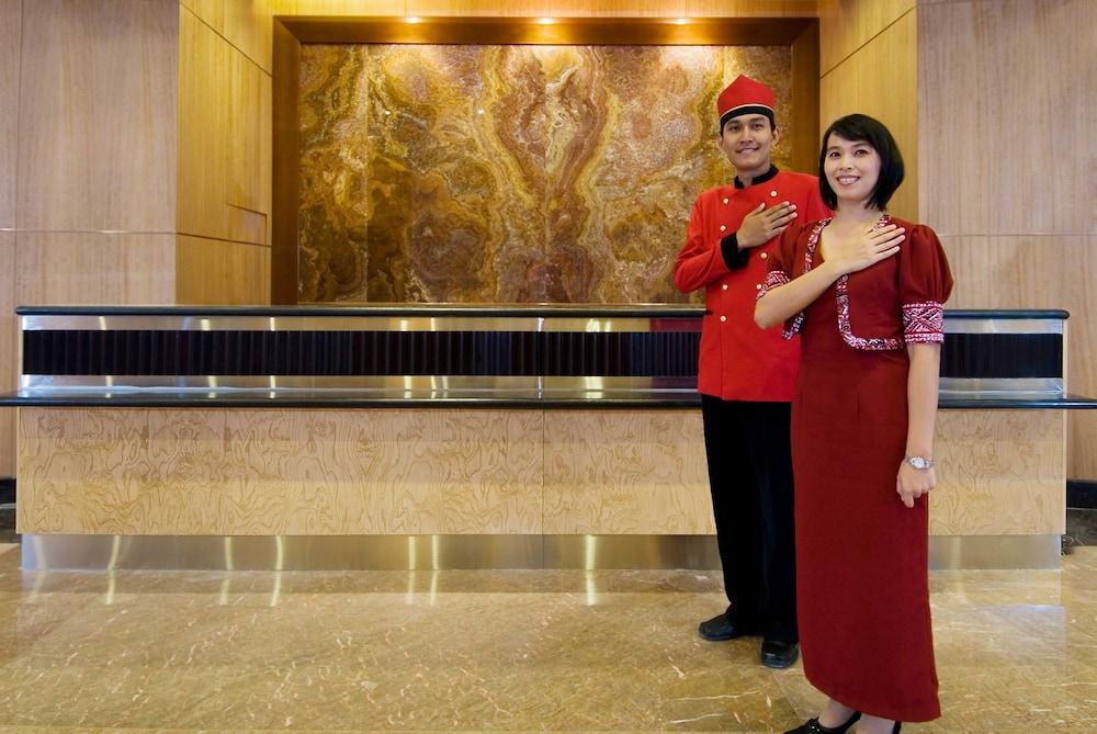 Aston Manado Hotel Buitenkant foto